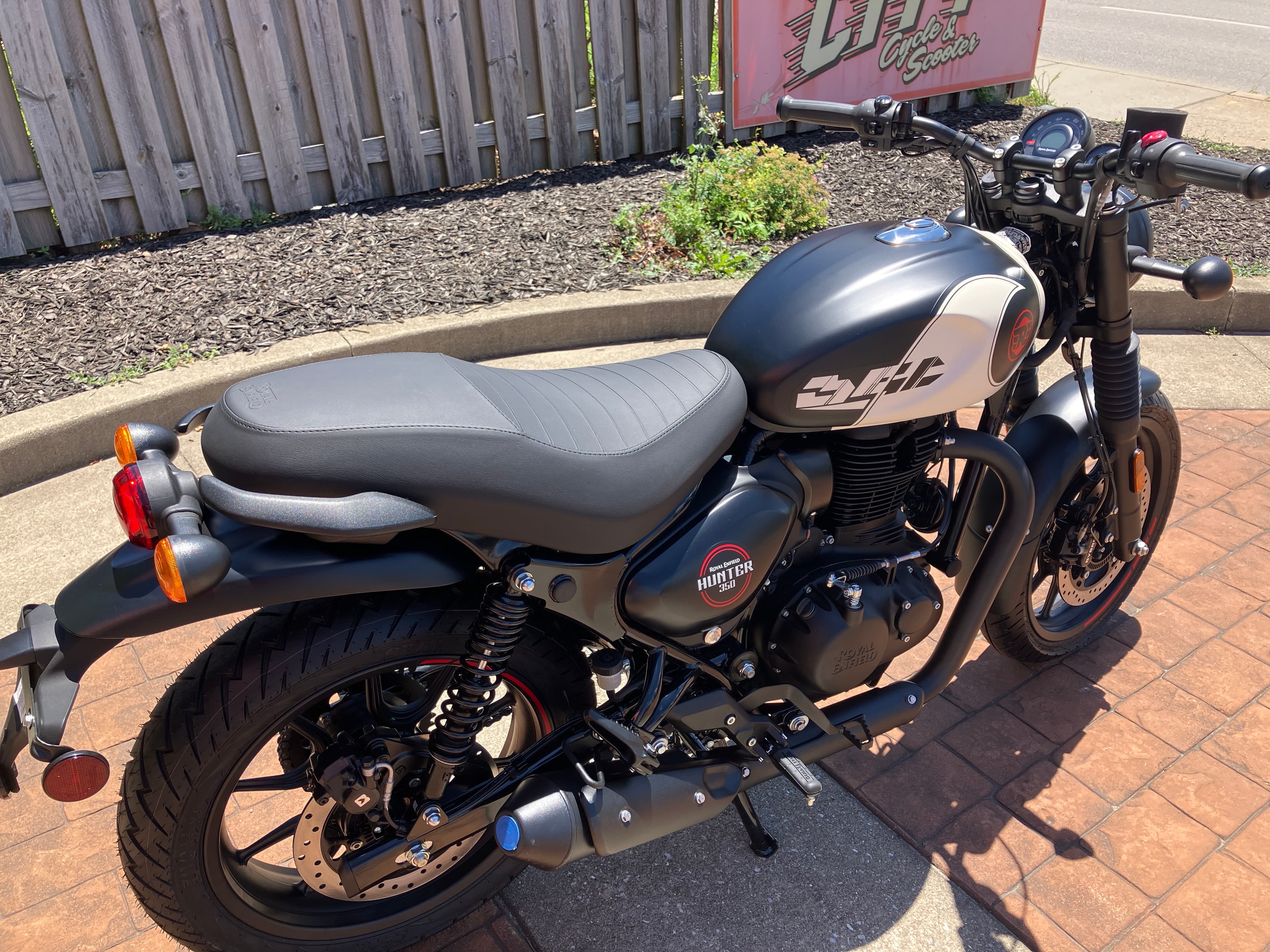 2026 Royal Enfield Hunter 350 Tokyo Black — right side profile
