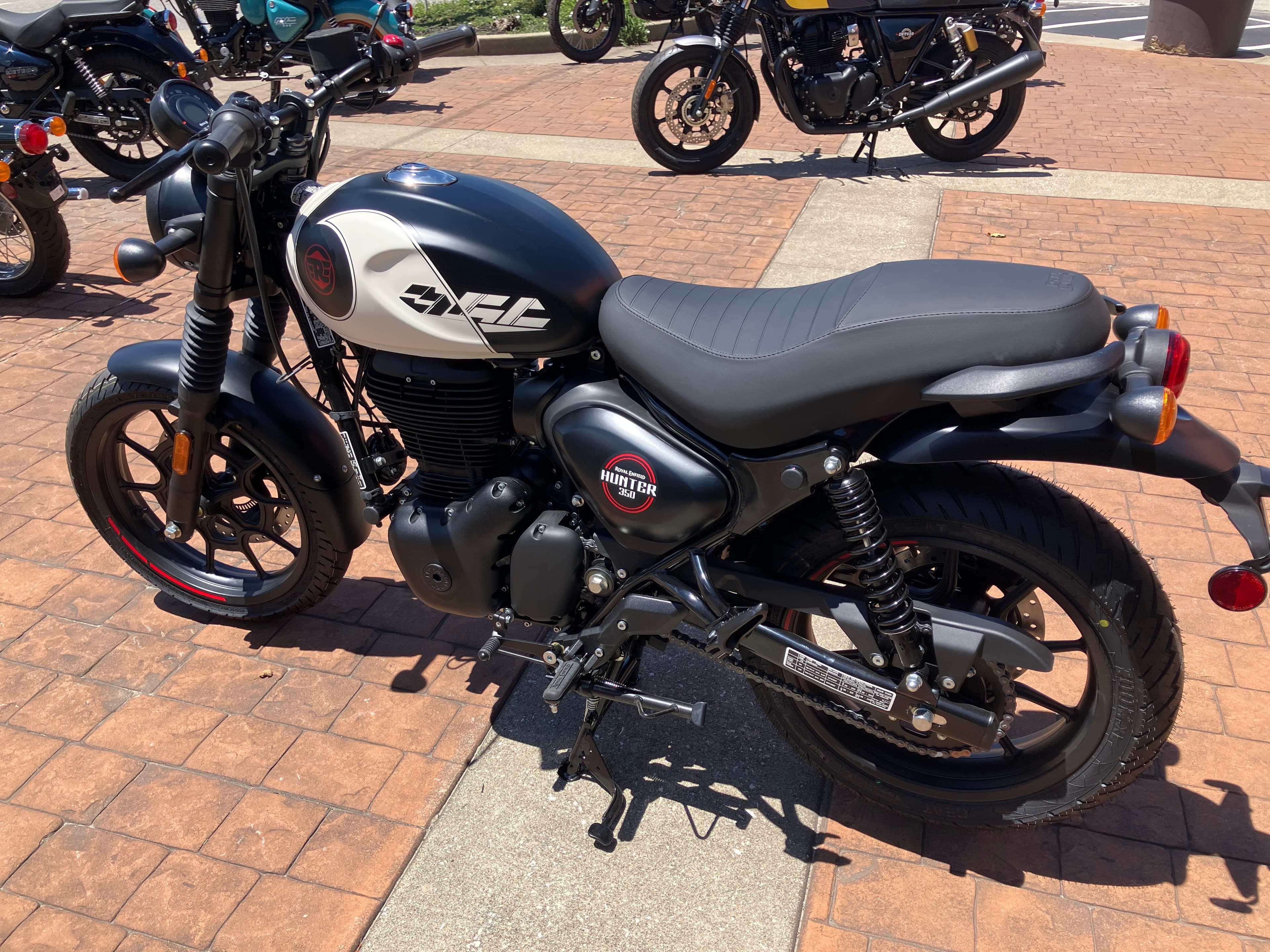 2026 Royal Enfield Hunter 350 Tokyo Black — front view