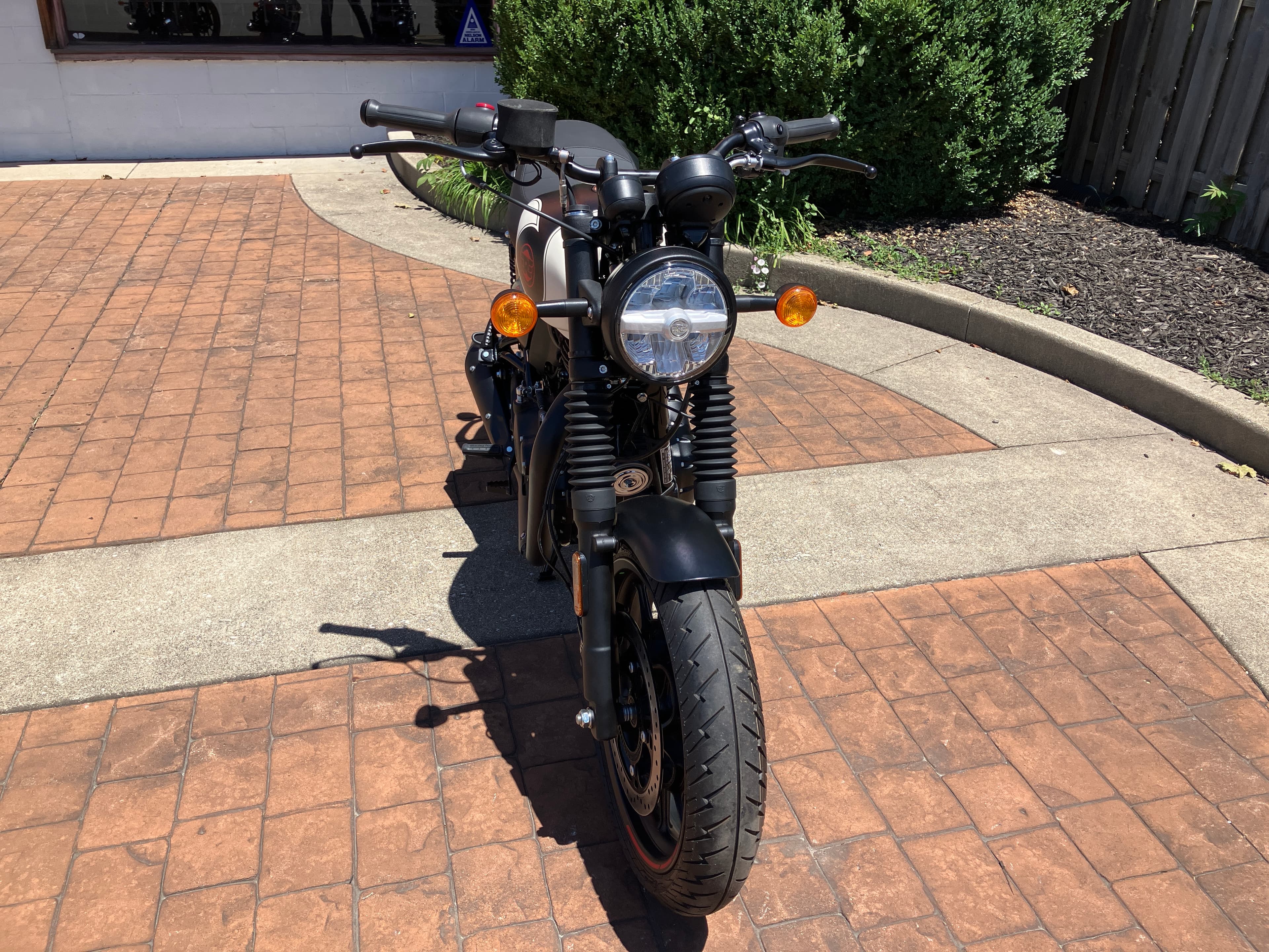 2026 Royal Enfield Hunter 350 Tokyo Black — engine detail
